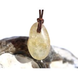 Citrin (gebr.) Regenbogenkristall Trommelstein gebohrt - ca. 2,2 cm x 1,3 cm x 1 cm