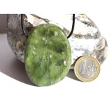 Vesuvian grün (Idokras) XXXL Schmuckstein / Scheibenstein gebohrt - schöne Qualität - Rarität - Handarbeit - ca. 5,4 cm x 4 cm x 0,9 cm