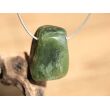 Vesuvian grün (Idokras) Trommelstein gebohrt - ca. 2,5 cm x 2 cm x 1,5 cm
