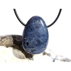Dumortierit Trommelstein gebohrt - ca. 3,1 cm x 2,1 cm x 1,1 cm
