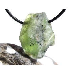 Peridot Kristall- / Rohsteinform gebohrt (Olivin / Chrysolith) - Sonderqualitt - ca. 2,9 cm x 2,3 cm x 1,3 cm (GKS)