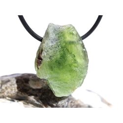 Peridot Kristall- / Rohsteinform gebohrt (Olivin / Chrysolith) - Sonderqualitt - ca. 2,9 cm x 2,3 cm x 1,3 cm (GKS)