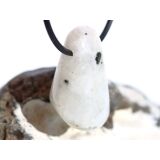 Regenbogenmondstein "Schimmer" Trommelstein gebohrt (Labradorit weiß) - Sonderqualität - ca. 3,3 cm x 2 cm x 1,7 cm