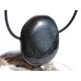 Basalt Scheibenstein / Schmuckstein gebohrt -...