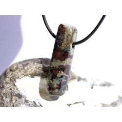 Eudialyt XXL Stab-Schmuckstein gebohrt - Sonderqualitt - Raritt - Handarbeit - ca. 4,1 cm x 1,1 cm x 0,9 cm