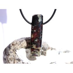 Eudialyt XXL Stab-Schmuckstein gebohrt - Sonderqualitt - Raritt - Handarbeit - ca. 4,1 cm x 1,1 cm x 0,9 cm
