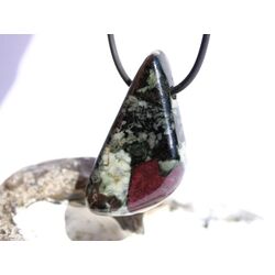 Eudialyt XXL Schmuckstein gebohrt - Sonderqualitt - Raritt - Handarbeit - ca. 4,1 cm x 2,2 cm x 1,3 cm