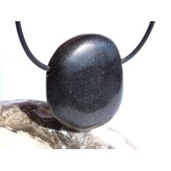 Basalt Scheibenstein / Schmuckstein gebohrt - Sonderqualit�t - ca. 3,1 cm x 2,7 cm x 0,9 cm