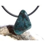 Apatit blau natur Trommelstein / Schmuckstein gebohrt - ca. 2,2 cm x 1,7 cm x 0,8 cm