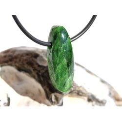 Chromdiopsid Schmuckstein Cabochon gebohrt - Sonderqualitt - Handarbeit - ca. 2,9 cm x 1,1 cm x 0,8 cm (GKS)