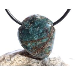 Apatit blau natur Trommelstein / Scheibenstein gebohrt -...