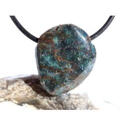 Apatit blau natur Trommelstein / Scheibenstein gebohrt - ca. 2,4 cm x 2,1 cm x 0,8 cm