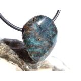 Apatit blau natur Trommelstein / Scheibenstein gebohrt - ca. 2,4 cm x 2,1 cm x 0,8 cm