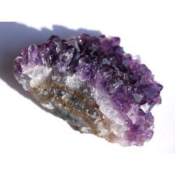 Amethyst-Stufe / Aufsteller dunkel (Uruquai) - Sonderqualitt - ca. 7,3 cm x 5,1 cm x 3,5 cm