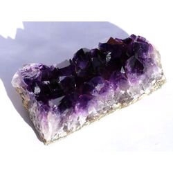 Amethyst Kristallstufe / Ladestufe dunkel (Uruquai) - AAA-Sonderqualitt - ca. 9,6 cm x 4,7 cm x 3,5 cm