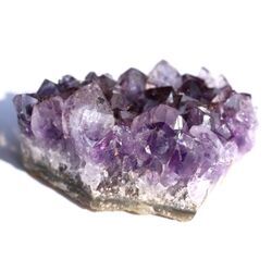 Amethyst Kristallstufe / Ladestufe mitteldunkel (Uruquai) - Sonderqualitt - ca. 7 cm x 4,3 cm x 3,3 cm
