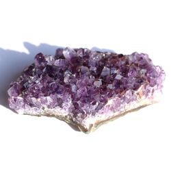 Amethyst Kristallstufe / Ladestufe mitteldunkel (Uruquai) - Sonderqualitt - ca.7,8 cm x 4,8 cm x 2,2 cm