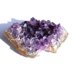 Amethyst-Stufe / Aufsteller dunkel (Uruquai) - Sonderqualitt - ca. 7,1 cm x 5,5 cm x 2,7 cm