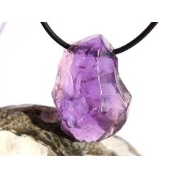 Amethyst mittelhell Kristall / Rohstein angetrommelt (Trommelstein) gebohrt - AAA-Sonderqualitt - Raritt - ca. 3,5 cm x 2,6 cm x 1,5 cm