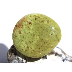 Opal grn Pistazienopal XXL Trommelstein / Seifenstein / Massagestein - Raritt - Sonderqualit - ca. 5,1 cm x 4,7 cm x 1,6 cm (GKS)