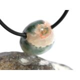 Ozeanachat Trommelstein gebohrt (Ozeanchalcedon / Ozeanjaspis) - Sonderqualität - ca. 2,5 cm x 2 cm x 1,4 cm