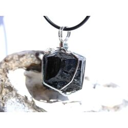 Turmalin schwarz (Schörl) Kristallstab / Rohstein Anhänger Öse - Sonderqualität - ca. 3,7 cm x 2,3 cm x 2,2 cm