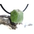 Peridot Kristall- / Rohsteinform mit Teilspitze, gebohrt (Olivin / Chrysolith) - Sonderqualität - ca. 1,7 cm x 1,6 cm x 1,5 cm