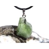 Peridot Kristall- / Rohsteinform Anhänger Silberöse (Olivin / Chrysolith) - Sonderqualität - ca. 3,1 cm x 1,6 cm x 0,9 cm (GKS)
