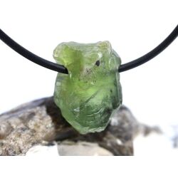 Peridot Kristall- / Rohsteinform mit Spitze, gebohrt (Olivin / Chrysolith) - Sonderqualität - ca. 2,1 cm x 1,6 cm x 1,4 cm