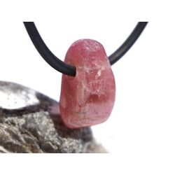 Turmalin rosa (Rubellit) Trommelstein gebohrt - Raritt - Sonderqualitt - ca. 1,6 cm x 1 cm x 0,7 cm