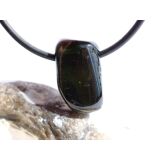 Turmalin grün (Verdelith) Trommelstein / Schmuckstein gebohrt - AA-Sonderqualität - Rarität - ca. 1,9 cm x 1,1 cm x 1,1 cm