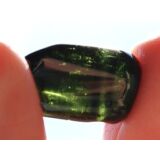Turmalin grün (Verdelith) Trommelstein / Schmuckstein gebohrt - AA-Sonderqualität - Rarität - ca. 1,9 cm x 1,1 cm x 1,1 cm