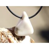 Howlith Trommelstein gebohrt - Sonderqualität - ca. 2,5 cm x 2 cm x 1,8 cm