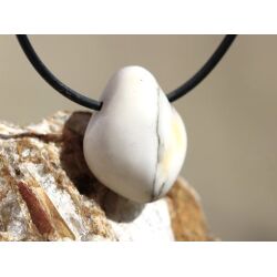 Howlith Trommelstein gebohrt - Sonderqualität - ca. 2,5 cm x 2 cm x 1,6 cm