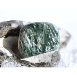 Seraphinit (Klinochlor) Trommelstein - Sonderqualit�t - ca. 3,1 cm x 2,3 cm x 2,6 cm