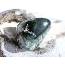 Seraphinit (Klinochlor) Trommelstein - Sonderqualit�t - ca. 3,5 cm x 2,5 cm x 2,4 cm