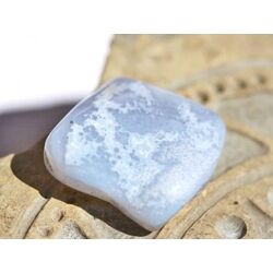 Chalcedon blau geb�ndert Trommelstein / Scheibenstein -...