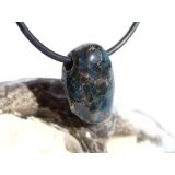 Apatit blau natur Trommelstein gebohrt - ca. 2,1 cm x 1,5...