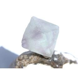 Fluorit bunt (gr�n-violett) Kristall / Oktaeder / Rohstein - Sonderqualit�t - ca. 3,7 cm x 3,3 cm x 3,2 cm