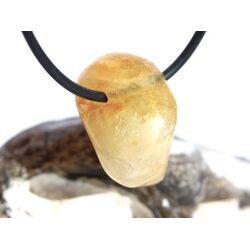 Citrin (gebr.) Trommelstein gebohrt - ca. 2,3 cm x 1,6 cm x 1,9 cm