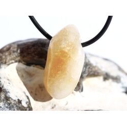 Citrin (gebr.) Trommelstein gebohrt - ca. 3 cm x 1,6 cm x 1,1 cm