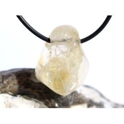 Citrin (gebr.) Regenbogenkristall Trommelstein gebohrt - ca. 2,7 cm x 2,1 cm x 1,3 cm