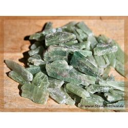 Disthen grn Wassersteine-Sonderqualitt / Rohsteine Kristalle - Raritt - ca. 30 g (GKS)