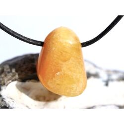 Calcit orange (Orangencalcit) Trommelstein gebohrt - Sonderqualit�t  - ca. 2,9 cm x 2,2 cm x 1,6 cm