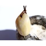 Calcit orange (Orangencalcit) Trommelstein gebohrt - ca. 2,7 cm x 1,9 cm x 1,3 cm