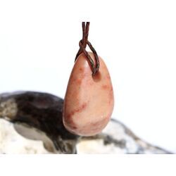 Aprikosencalcit (Calcit apricot) Schmuckstein gebohrt - ca. 3 cm x 2 cm x 1,4 cm