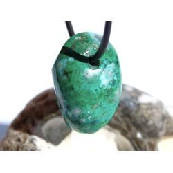 Chrysokoll Trommelstein / Schmuckstein gebohrt - Sonderqualit�t - ca. 2,6 cm x 2 cm x 1,9 cm - Sonderpreis wg. Makel -