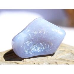 Chalcedon blau geb�ndert Trommelstein - Sonderqualit�t - ca. 3,5 cm x 2,4 cm x 1,7 cm (Fairer Handel/GKS)