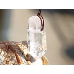 Bergkristall XXL Kristallstab / Kristallspitze natur gebohrt - Sonderqualit�t - ca. 4,5 cm x 2 cm x 1,4 cm