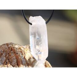 Bergkristall XXL Kristallstab / Kristallspitze natur gebohrt - Sonderqualit�t - ca. 4,5 cm x 2 cm x 1,6 cm